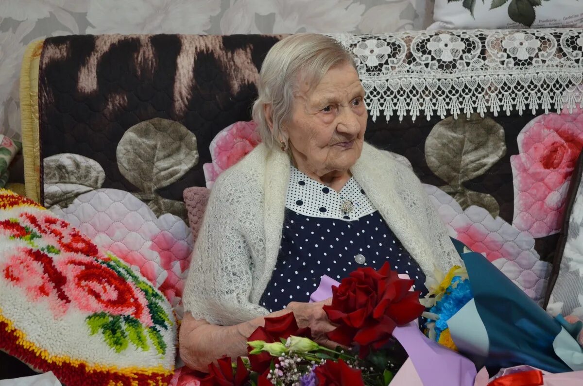 Сегодня исполнилось 100 лет. Любовь илларионовна сизых. ветеран 100 лет в москве женщина.