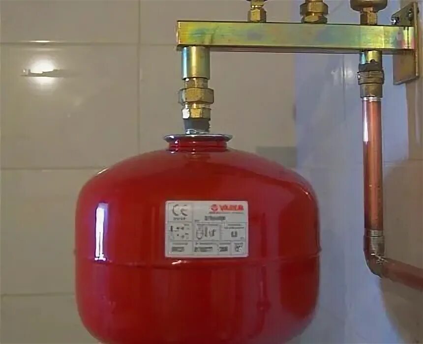 Расширительный бак в системе отопления. Расширительный бак 450л. Расширительный бак гвс 12 литров. Бак расширительный wester wrv 12. Расширительный бак fm26279.