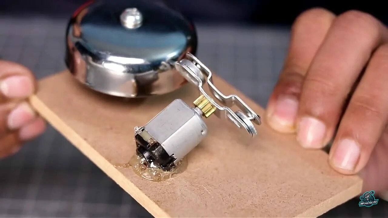 Самый простой звонок. Звонок дверной 12 вольт. Самый простой звонок. Самый простой звонок. Советский дверной звонок музыкальный.