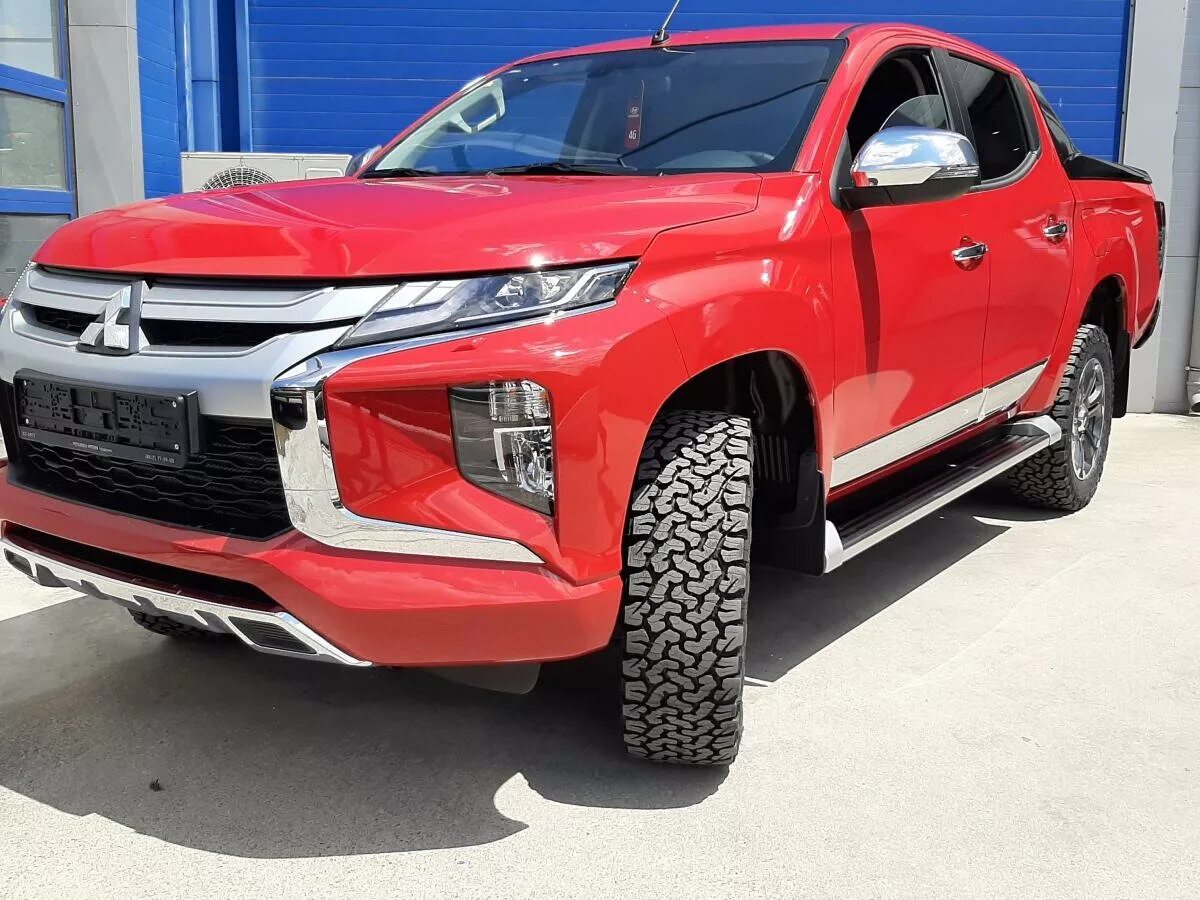 Новый mitsubishi l200. Новый l200 Mitsubishi. Mitsubishi l200 2019. Митсубиси л200 красный. Митсубиси l200 красный.