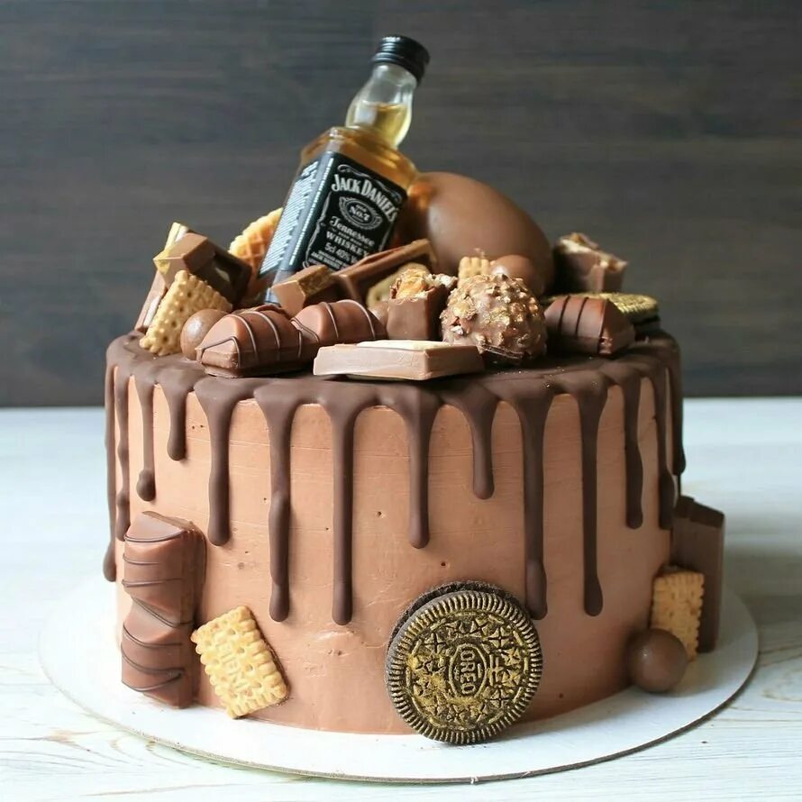 Мужской торт на день рождения. Украшение мужского торта. Креативный торт мужу. Мужской торт. Стильный торт для мужчины.