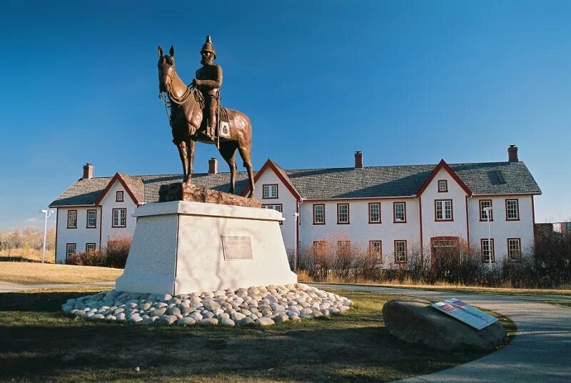 Форт калгари. Fort calgary калгари. исторический парк «форт-калгари» в калгари.