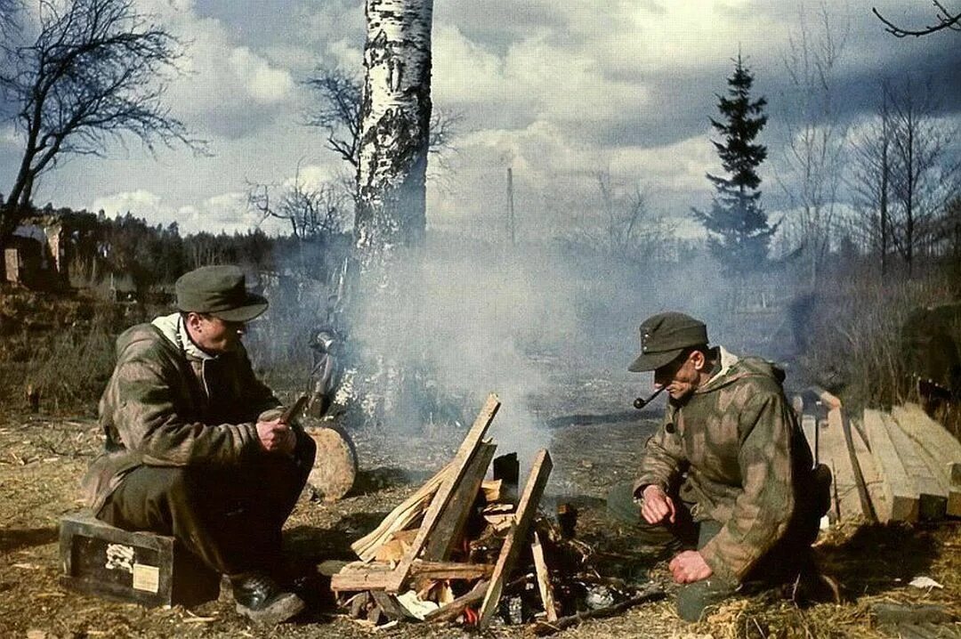 Солдатский костер. Солдатский костер. Солдатский костер. Бойцы у костра. Солдатский костер.