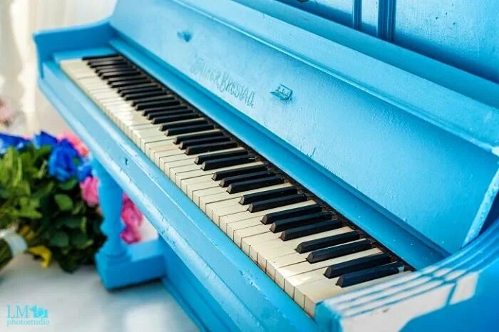 Рубинштейн 223910 пианино. Синее фортепиано. Голубой рояль. Пианино. Синее фортепиано.