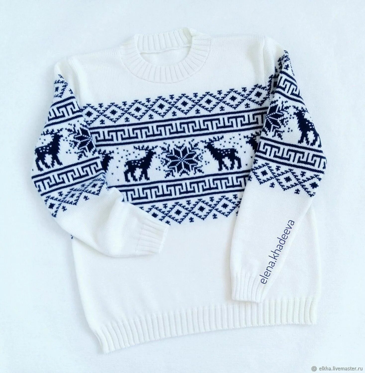 Белые новогодние свитера. Джемпер с орнаментом зебра. Джемпер pulltonic волк. Свитер рисунок. Черный свитер с рисунком.