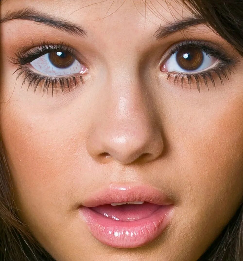 прически женские для женщин с длинным носом. красивый нос фото. девушка со вторым подбородком. киану ривз и маленький киану. магдролена франковиак.