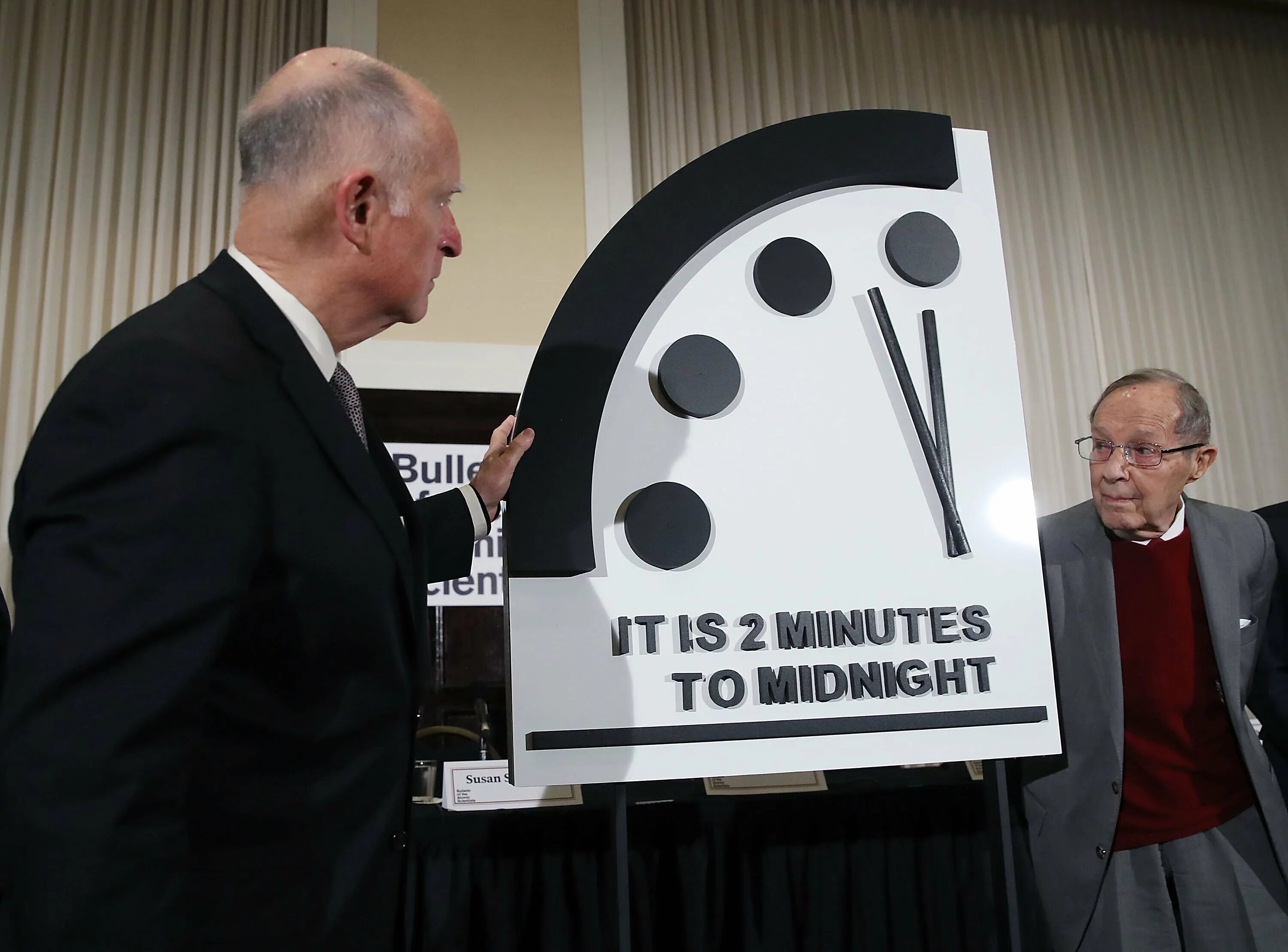 Часы судного времени. Часы Судного дня 2020. Ядерные часы Судного дня. Стрелка часов Судного дня. Часы Судного дня сейчас.