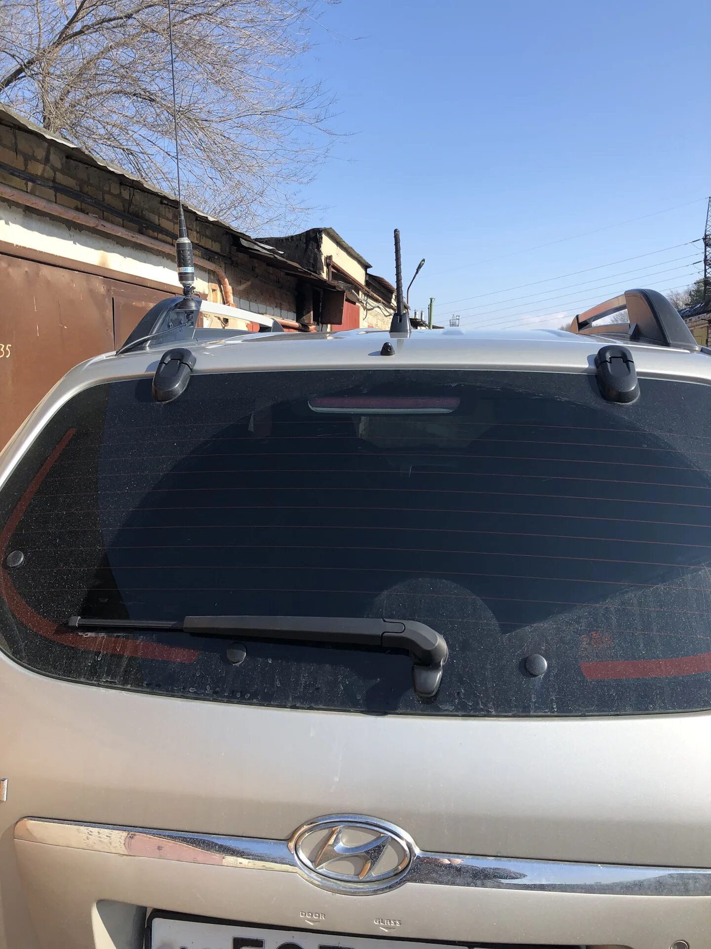 Хендай туксон задний стеклоочиститель. Задний дворник hyundai tucson. задний дворник туксон 2008. дворник заднего стекла хендай туксон 2007. задний дворник хендай туссан 2014г.