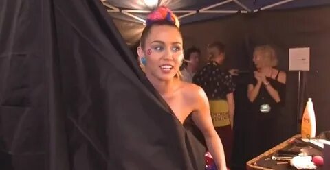 Miley Cyrus Had a Nip Slip During MTV VMAs 2015 (Video). 
