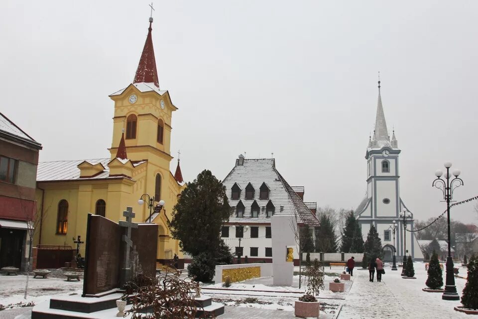 Закарпатье хуст. Закарпатье тячев. рахов закарпатье. закарпатская область город хуст.