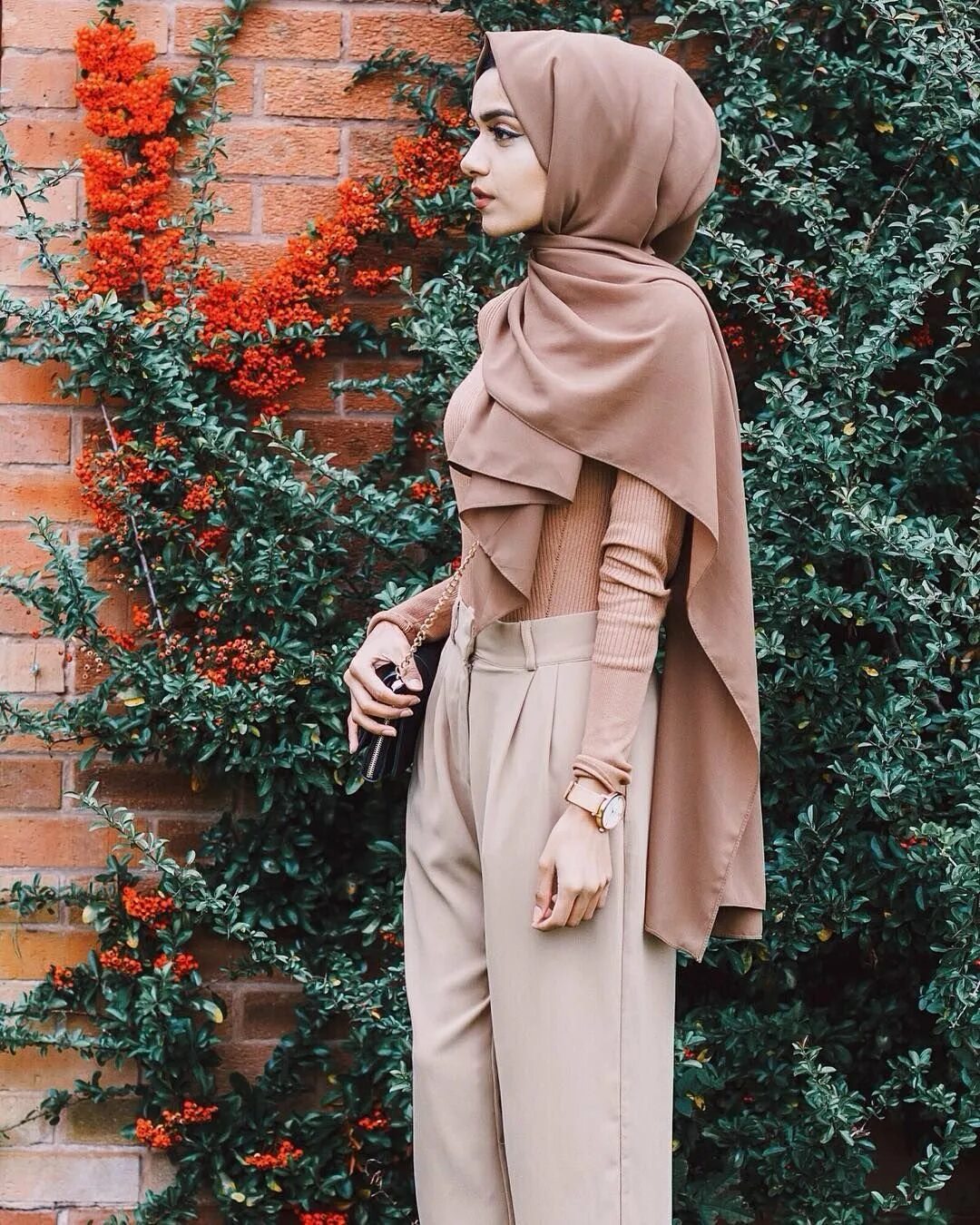 Мусульманские образы. Hijab Moda 2022 одежда Повседневная. Хиджаб Фешион. Стиль мусульманки хиджаб Фешион.