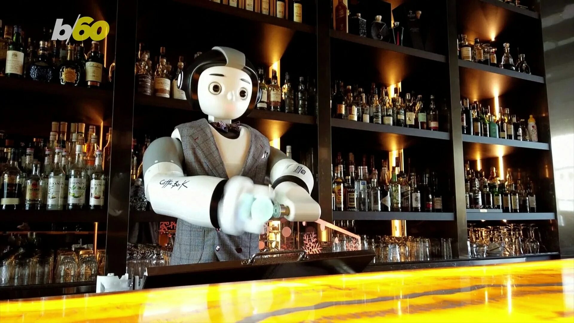 Робот бармен kuka. Робот бармен Nino. Роботизированный бар. Робот бармен в Японии.