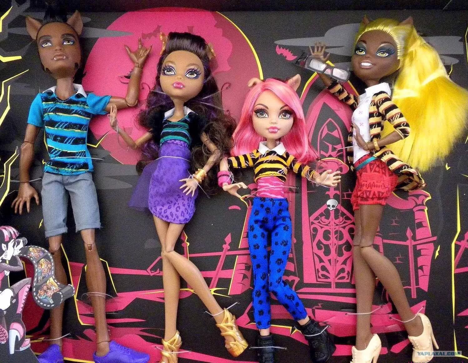 м вульфы. м вульфы. монстер хай семья клодин. м вульфы. клодин и хоулин вульф.