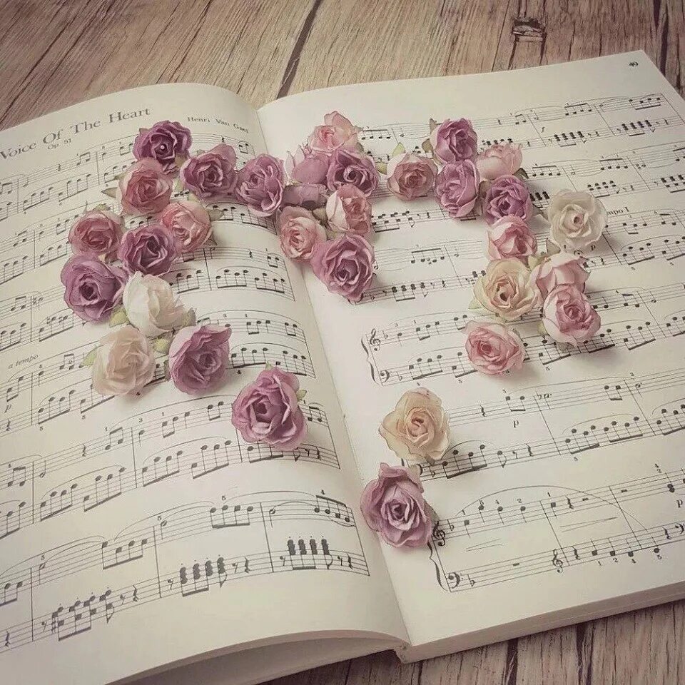 Тихая нежная музыка. Ноты с цветами картинки. Музыкальный цветок. Открытки с нотами и цветами. Ноты и цветы.