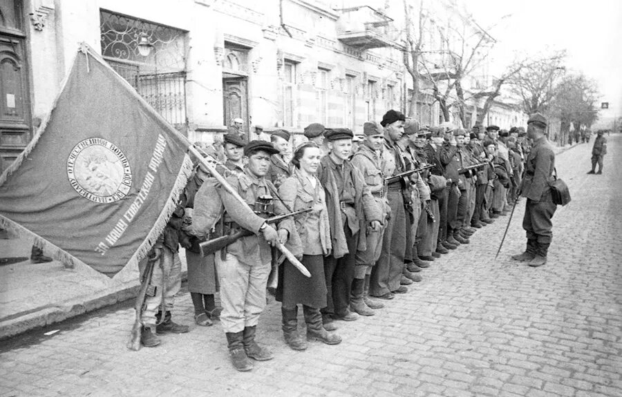 Освобождение Крыма 1944. Освобождение Ялты 1944. Освобождение Симферополя 1944. Партизаны Украины 1941-1944. 10 апреля 1944 года