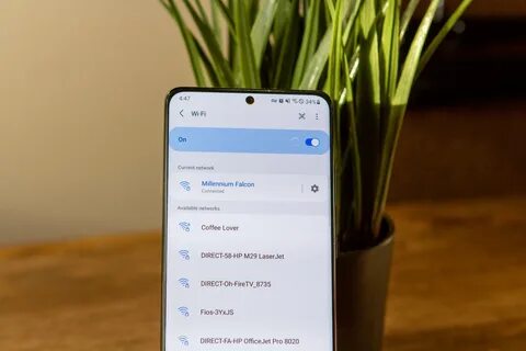 Загружается смартфон