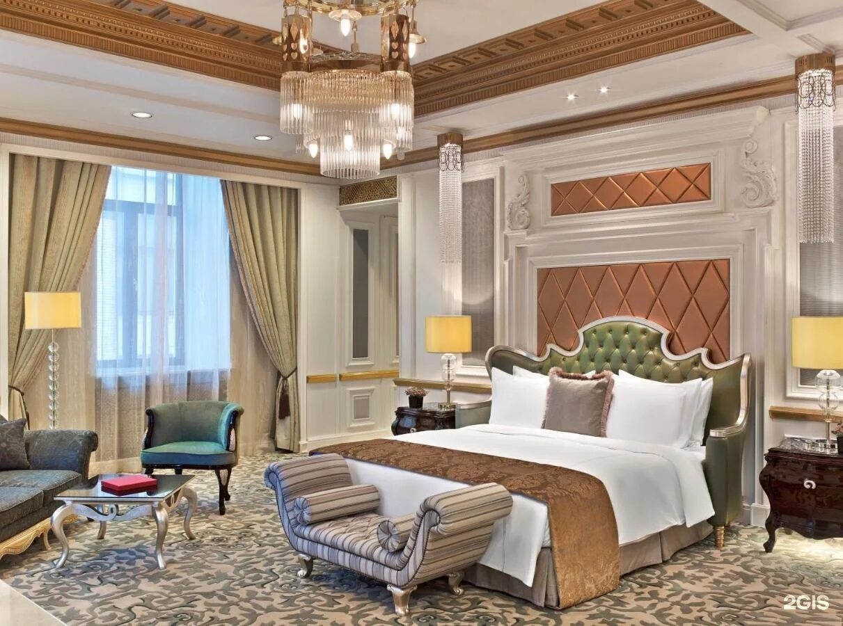 The st regis 5. Никольская 12 отель St.Regis. St Regis Москва. St Regis Москва Никольская. Сент Реджис Никольская.