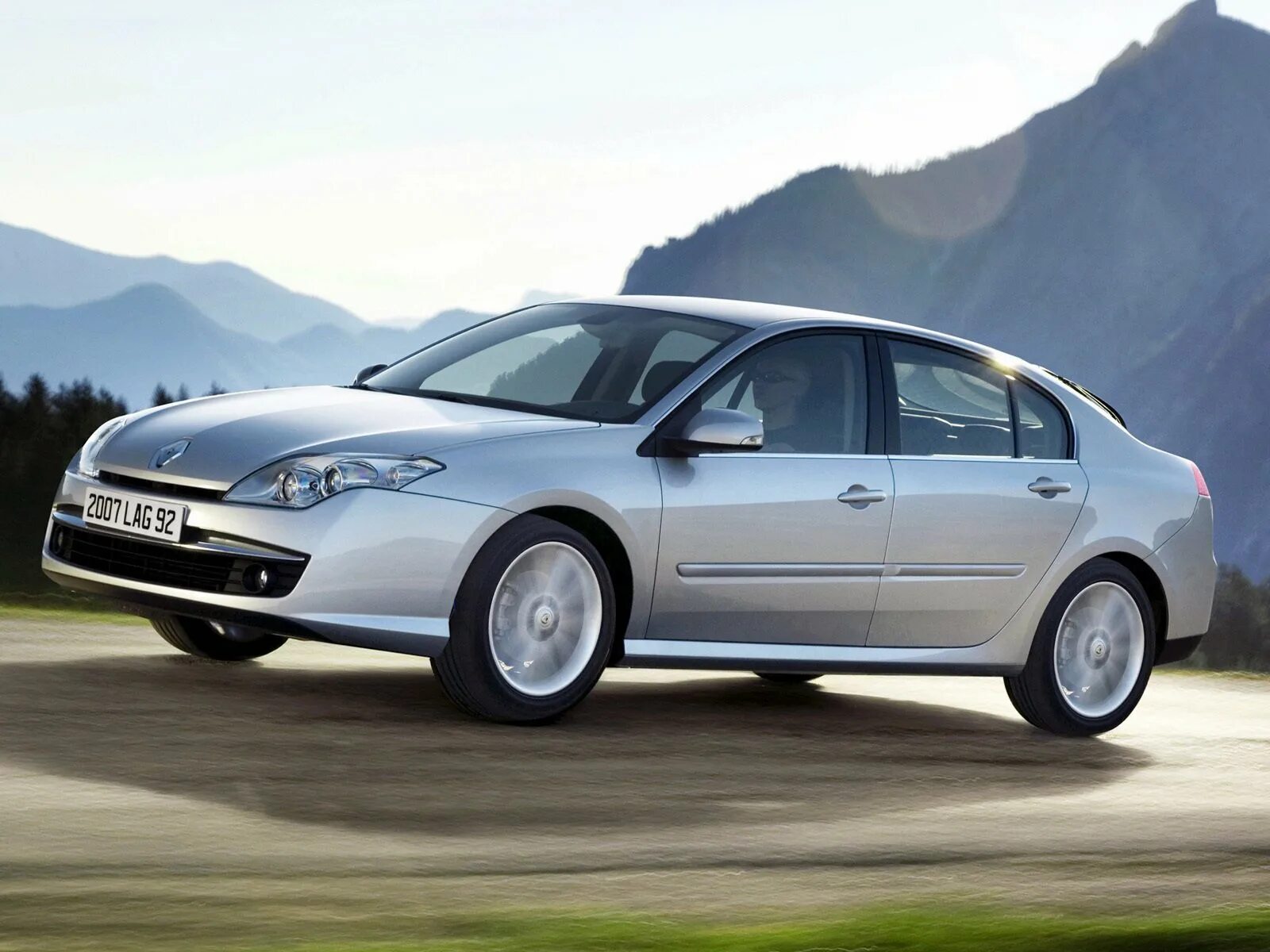 Купить renault laguna 2. Renault Laguna III. Renault Laguna 2007. Рено Лагуна 3 2007. Рено Лагуна 2 хэтчбек.