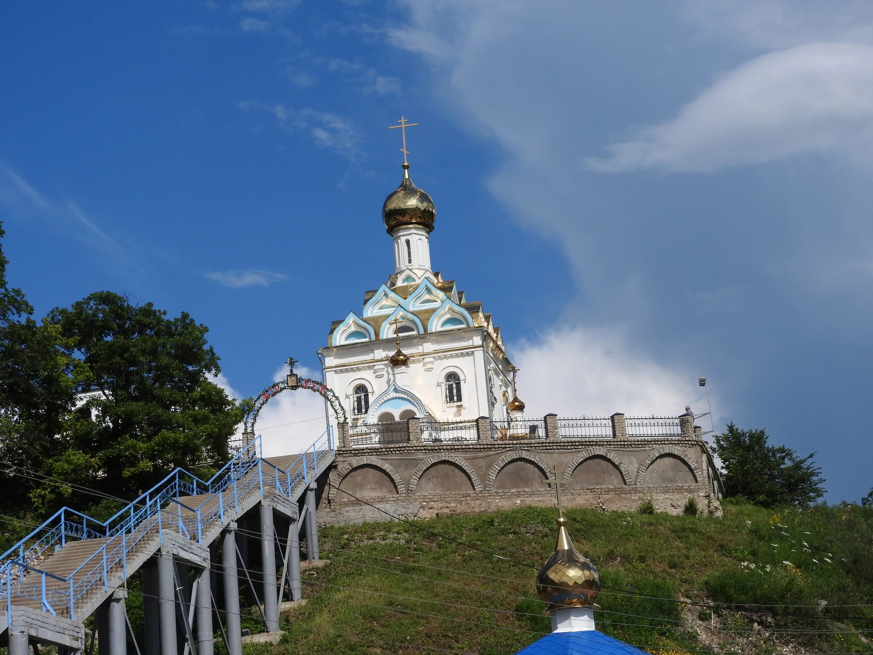 Табынский монастырь красноусольск. Богородице-табынский женский монастырь в башкирии. Церковь в красноусольске. Храм в красноусольске табынской иконы. Табынский монастырь красноусольск.