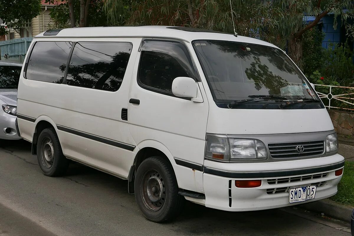 Toyota Hiace 1994. Toyota Hiace kzh100. Toyota Hiace 2004. Toyota Hiace 1 поколение. Toyota hiace поколения