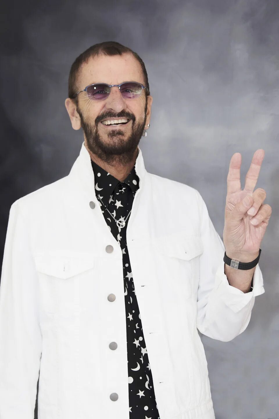Ringo starr look up 2025. Ринго старр. сэр ринго старр. ринго старр фото. ringo ринго старр.