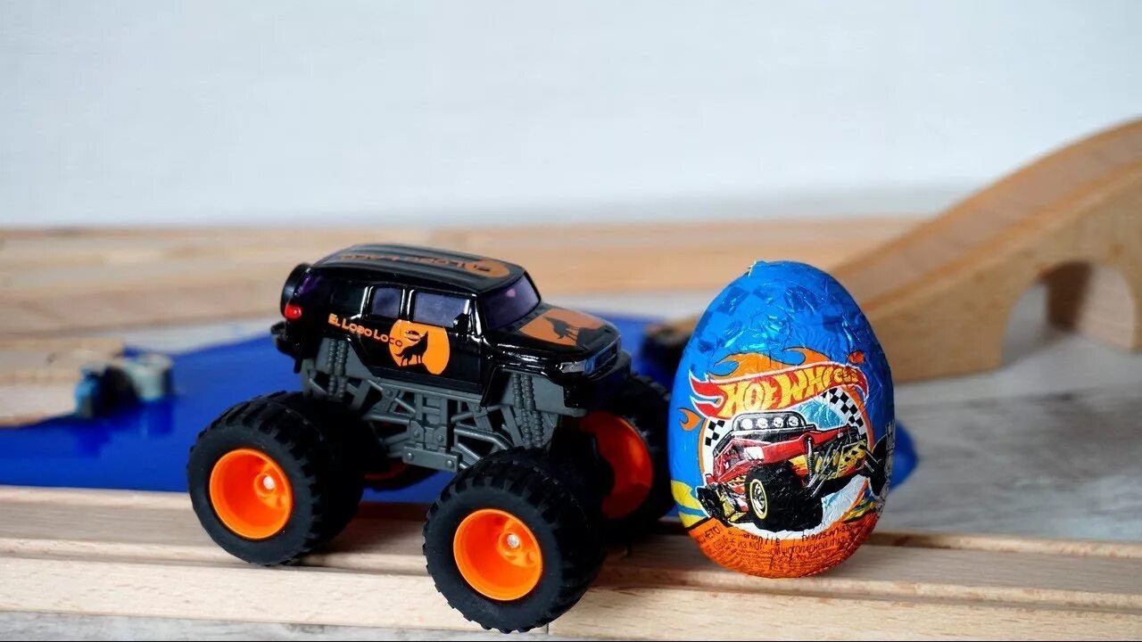 Хот вилс машинки монстры. Хот вилс монстр трак трассы. Monster jam grave digger. Hot wheels monster trucks snake bite. Видео про монстр траки hot wheels.