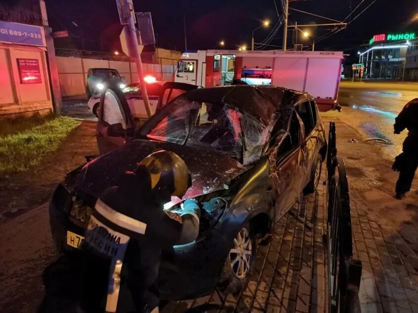 Новости сегодня калуга последние свежие. Калуга авария на телевизионной. Авария в столб в Калуге.