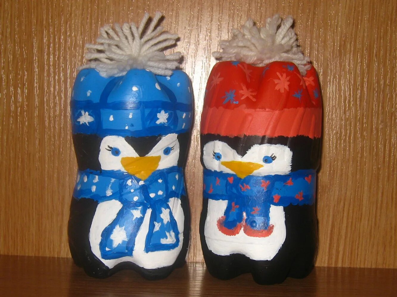 Новогодняя игрушка из втор сирья. Новогодние игрушки из пластмассы. Поделки из пластиковых бутылок. Елка из пятилитровых пластиковых бутылок. Елочная игрушка новогодняя фантазия.