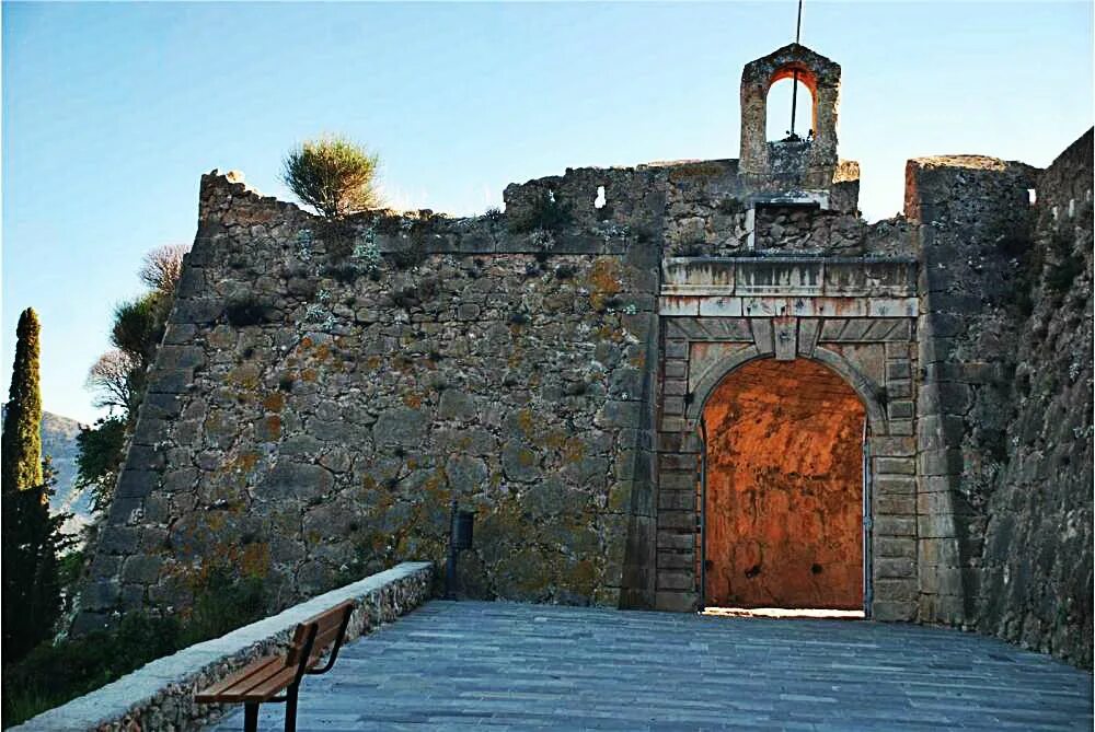 Ассос Кефалония крепость. ASSOS Castle. Крепость ASSO. Агора в Ассосе. Мазараки ритуал греция кефалония