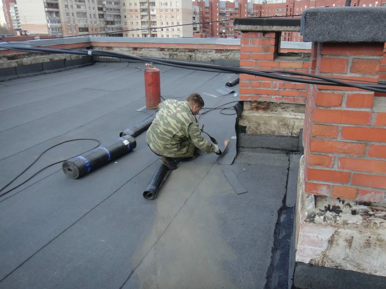 Технониколь укладка рулонной кровли. Планка примыкания для плоской кровли. Elastomeric systems. Капитальный ремонт примыканий. Кровля многоквартирного дома.
