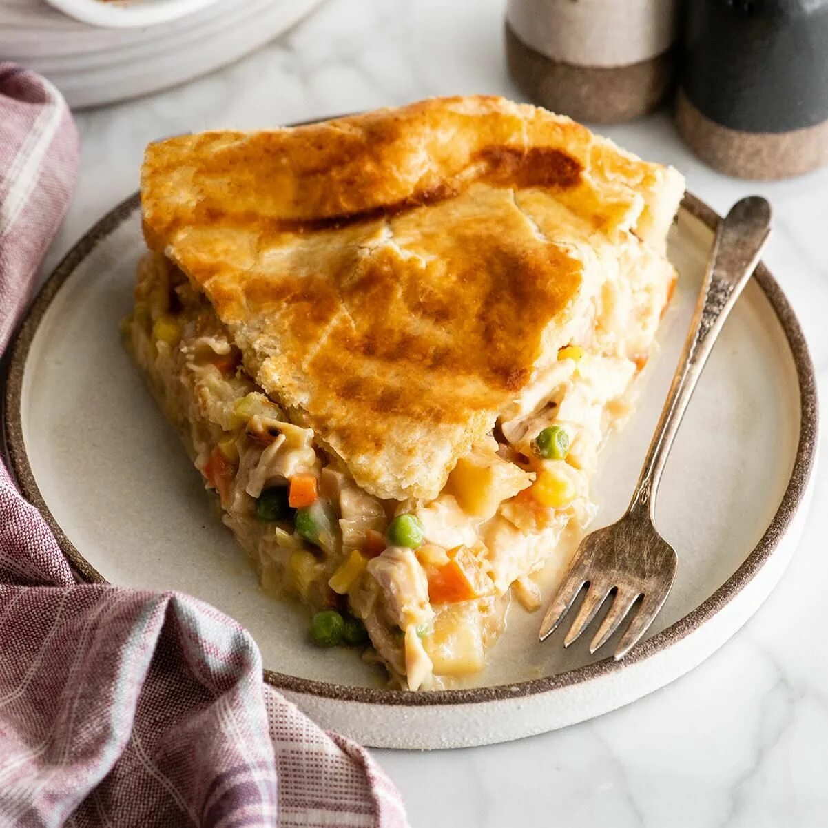 Пай с курицей. Чикен пирог. Homemade Chicken Pot pie. Веганские пироги из рисовой бумаги.