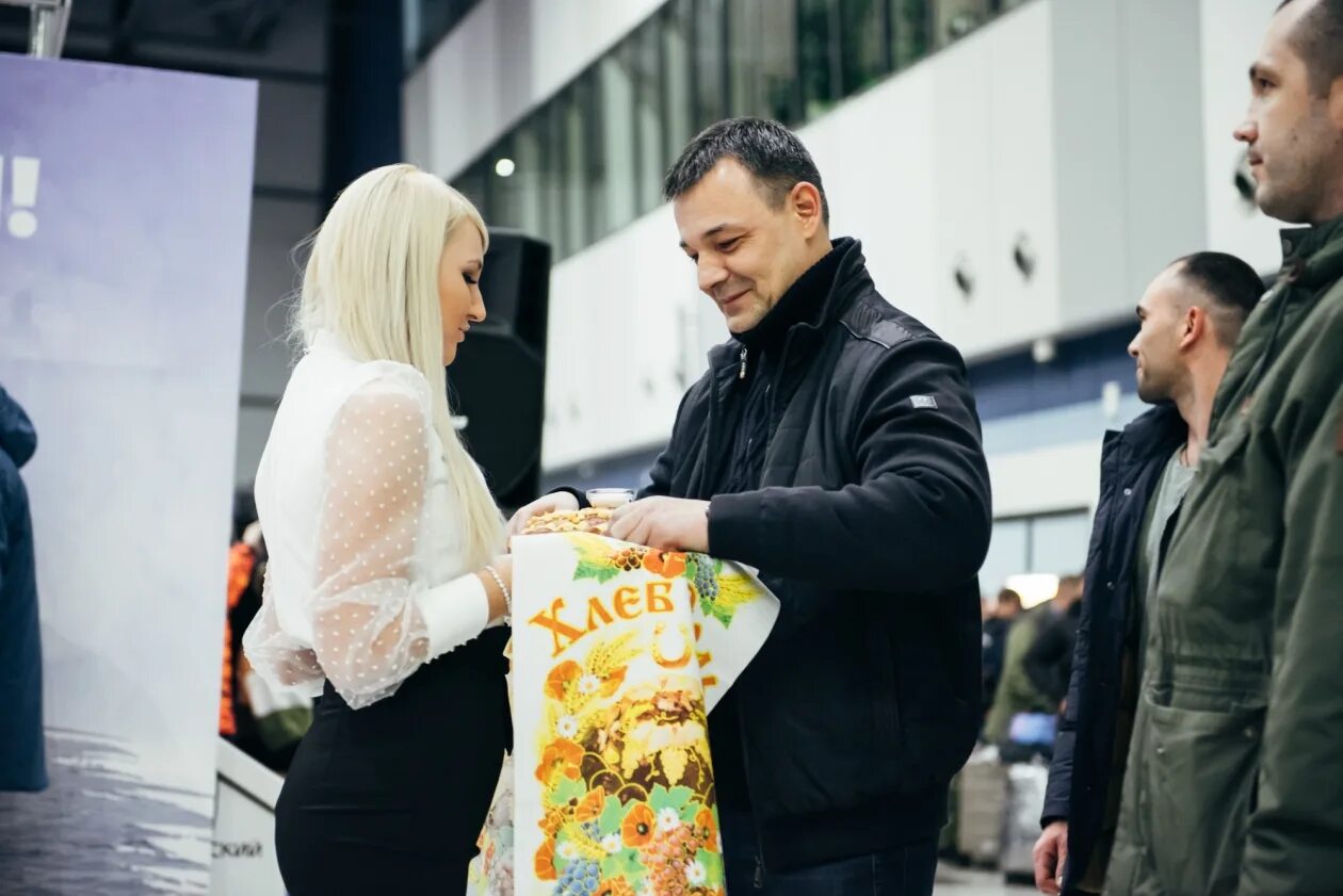 Экипаж судна-рекордсмена с почестями встретили на берегу
