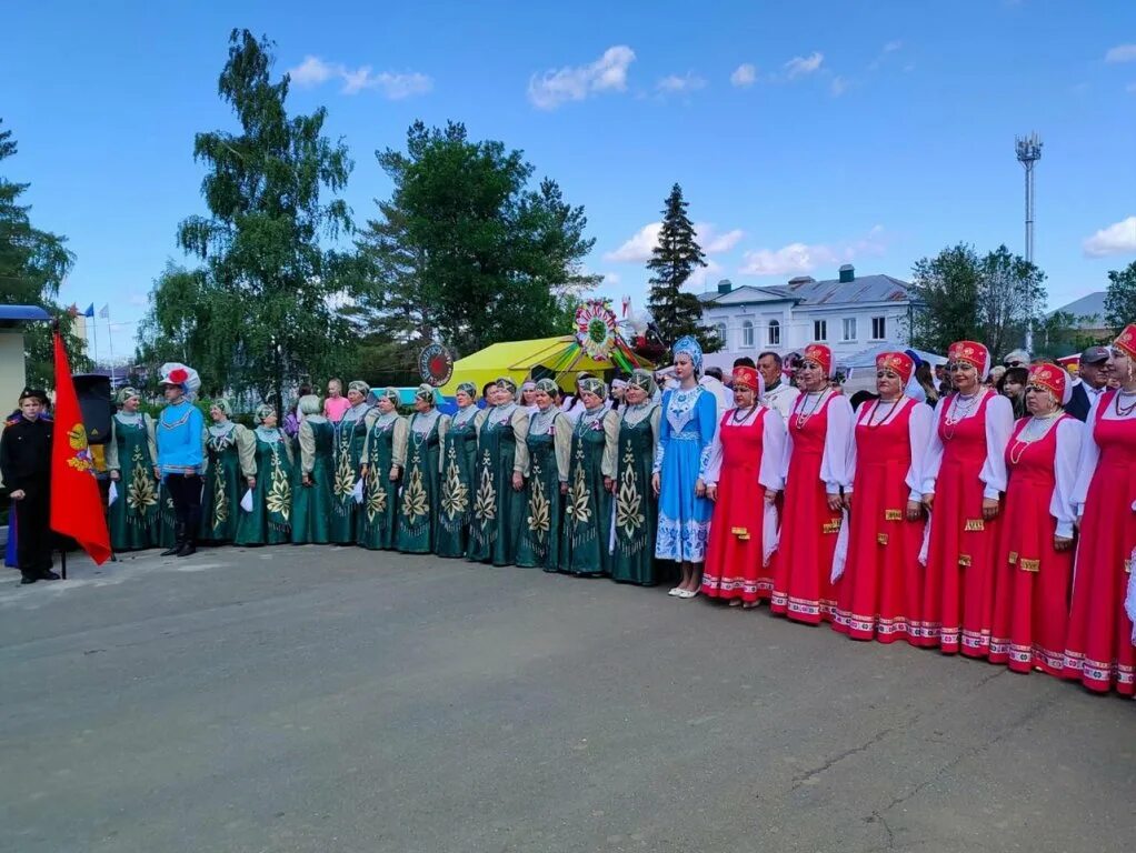 Российский народ. День народов России. Первомайский район – Россия. Самаркин Первомайский район Оренбургская область. П первомайское новая