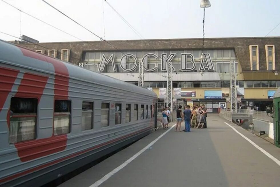 Куда приходит поезд. Павелецкий вокзал перрон москва. павелецкий вокзал москва. железная. дорога. станция павелецкая москва вокзал. павелецкий вокзал москва поезда.