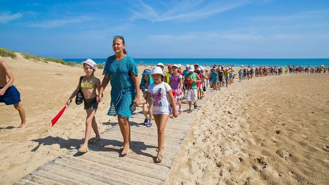 Куда поехать с ребенком на море. Пляж Джемете Анапа. Лагерь Джемете в Анапе. Анапа Витязево Джемете. Черное море Джемете.