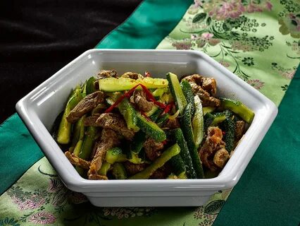 Салат с говядиной кунжутом огурцом