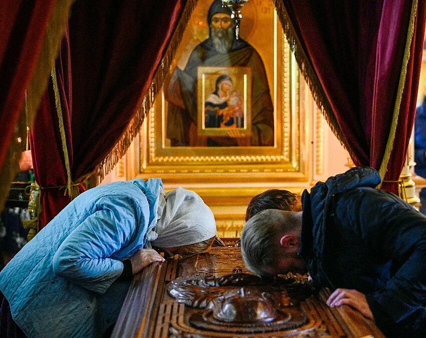 Самтавро монастырь гавриил ургебадзе. Мама мощи. Мощи матроны московской. Мама мощи. Мама мощи.