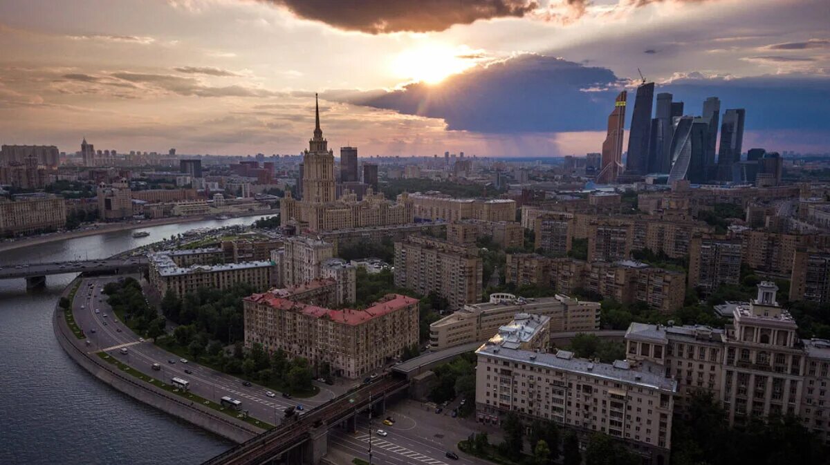 Москва сити эстетика. Новая локация с видом на москву. Москва летом. Панорама с высотки на кудринской. Новая локация с видом на москву.