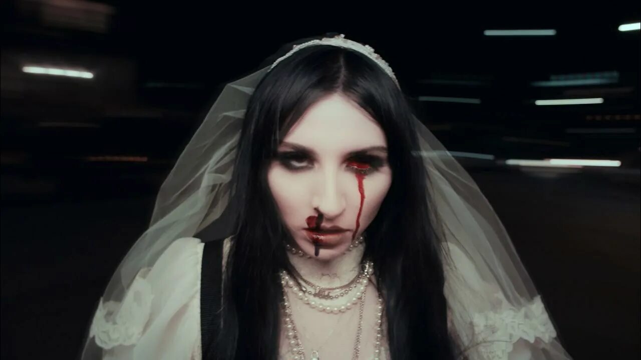 The crazy girl. Чокнутая девочка. Яркие эмоции. Сумасшедшая девушка. Безумная девушка.
