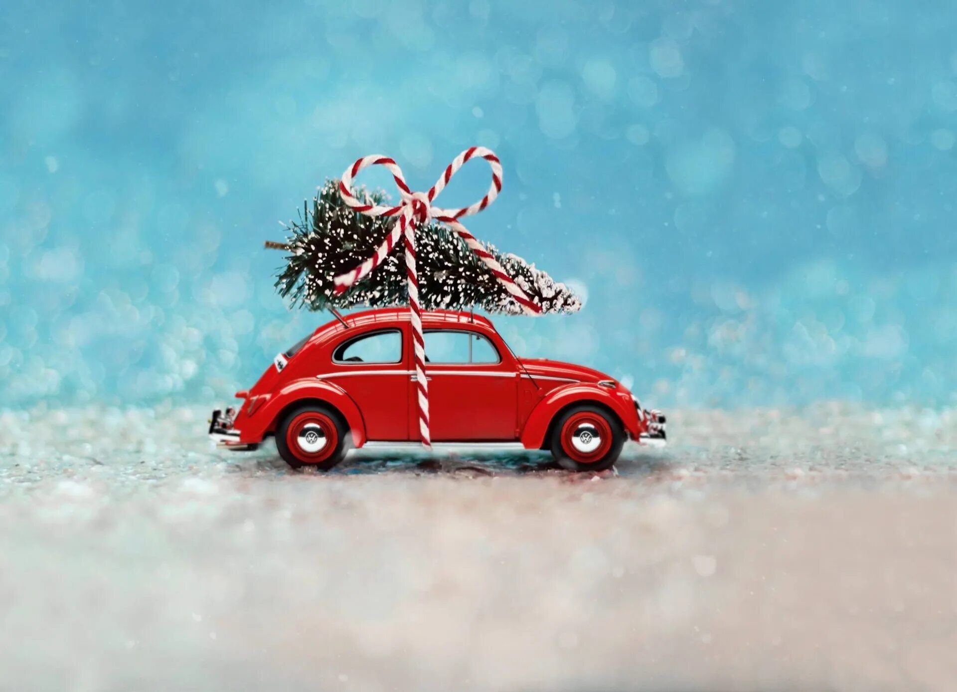 новогодние открытки с автомобилями. машина с елкой. новогодняя машина. машина с елкой. новогодний автомобиль.