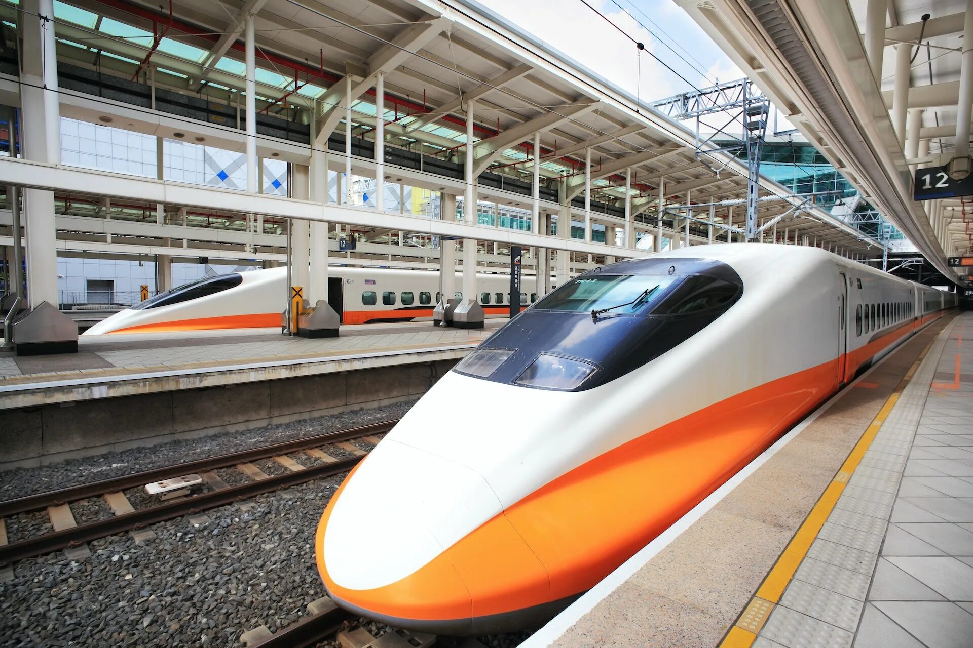 Железные дороги японии. Поезд Синкансэн в Японии. Высокоскоростные поезда Япония, Shinkansen. Скоростной поезд Токио. Японские железные дороги Синкансен.