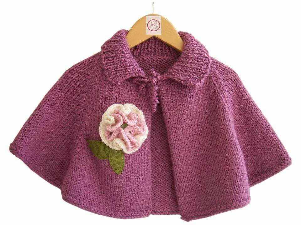 Пончо с капюшоном для девочки. Вязаная накидка для девочки. Пончо для девочки крючком. Вязаные накидки девочки. Кружевная пелерина для девочки.