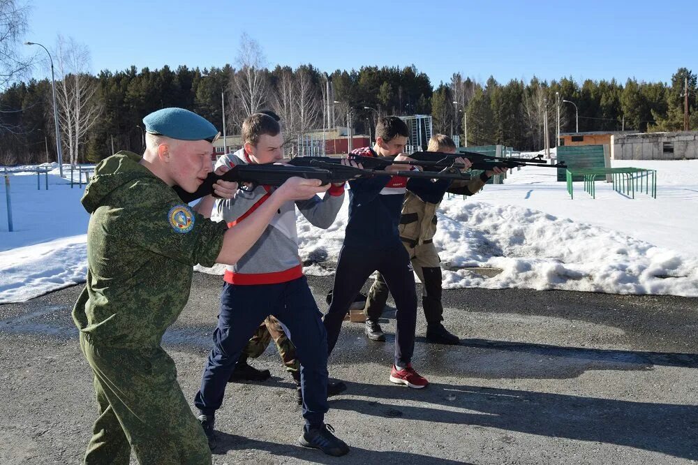 Класс военной подготовки. Современная начальная Военная подготовка. Военная школа. Военная подготовка в школе. Начальная военная подготовка 2024