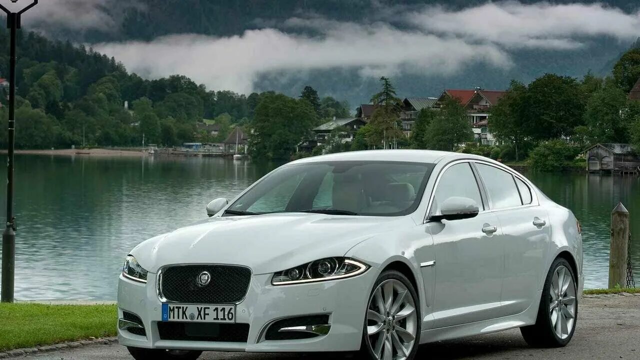 Машина ягуар страна производитель. Jaguar XF 3.0 Diesel. Ягуар XF 2011. Машина Jaguar XF. Jaguar XF Diesel s 2011.