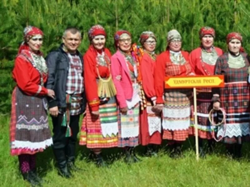 Ансамбль Боляк Удмуртия. Ансамбль Боляк Киясовского района. Национальный костюм в Вавоже. Старая Салья населения. Группа удмуртская республика