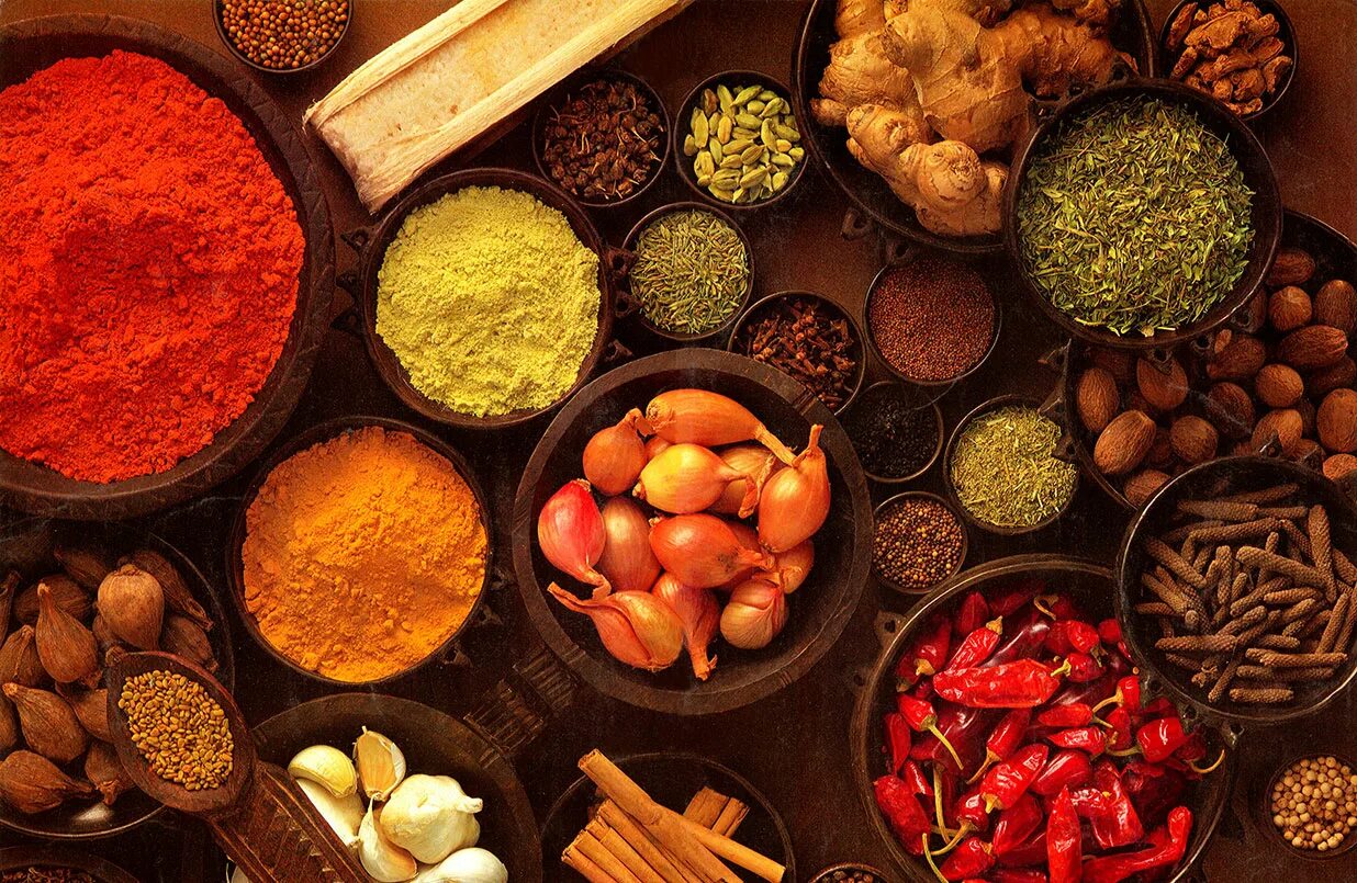 Индийские приправы. Специи производители. Kurkuma индийская кухня. Восточные пряности. Сайт специй.