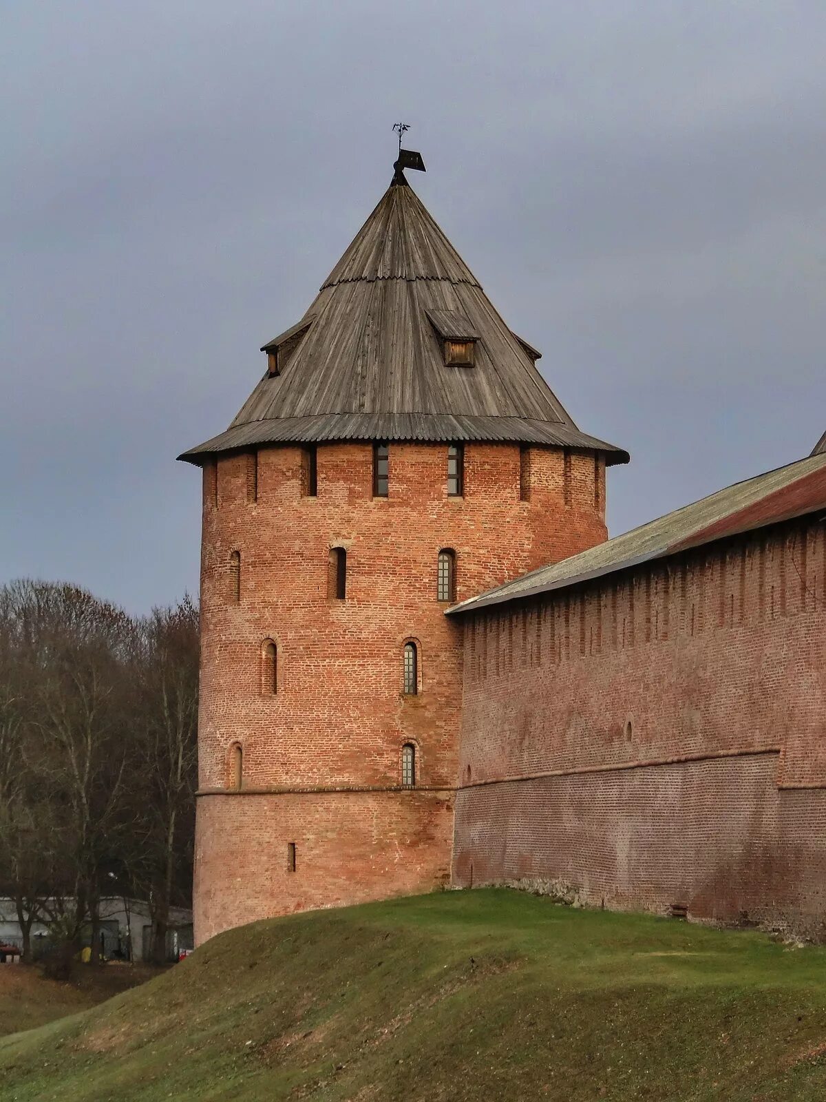 Новгородский Детинец Великий Новгород. Великий Новгород крепость. Крепость Детинец Великий Новгород. Великий Новгород Детинец Кремль. Кремлевская крепость