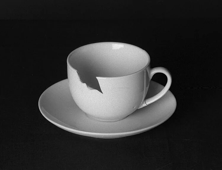 Разбитая посуда. Треснутая кружка. Сон разбитые кружки. Сон разбитые кружки. Разбитая посуда.