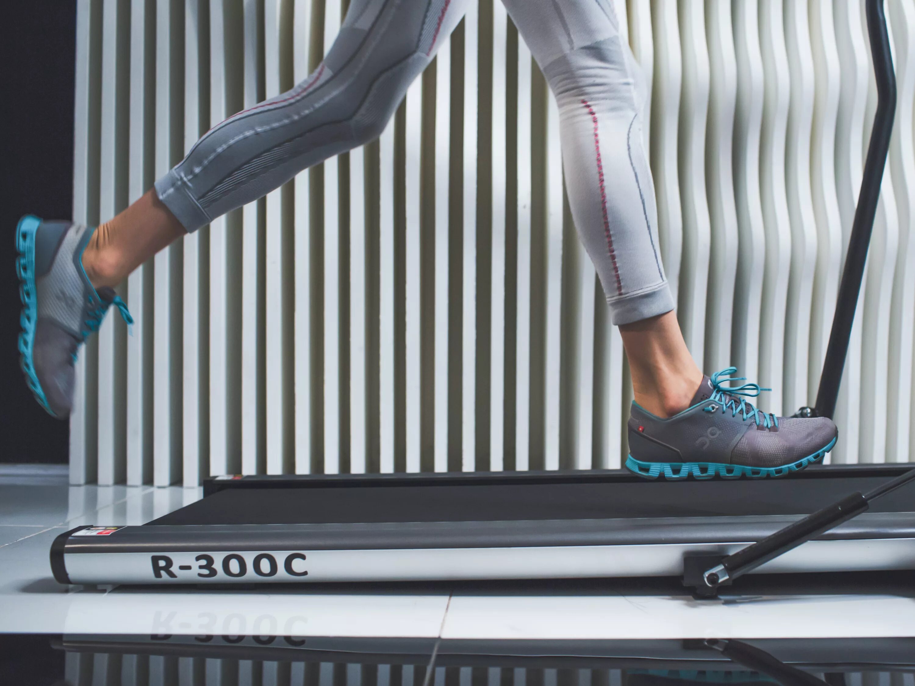 Дорожка unix fit. R 300c беговая дорожка. unixfit r-300c. дорожка c300 fit. unixfit r-300c ultra-slim.