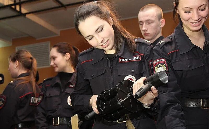 Кем можно стать девушке